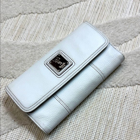 Tignanello White Leather Wallet - Picture 1 of 6